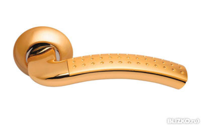 Ручка для межкомнатной двери ARCHIE S010 59 II P золото матовое перфорация