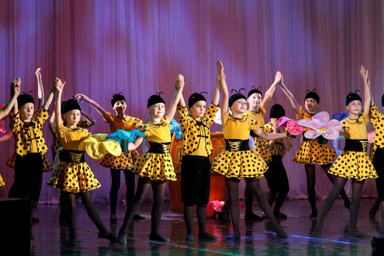 дебют градуированный. покажи дебют. стрижка дебют гаврош боб. покажи дебют. дизайнеры платьев москва недорого.