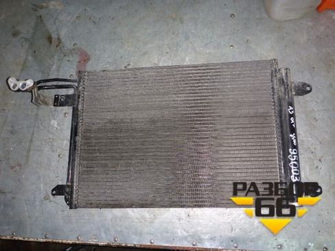 Радиатор кондиционера (1K0820411T) Audi A3 (8PA) 2004-2013г Sportback