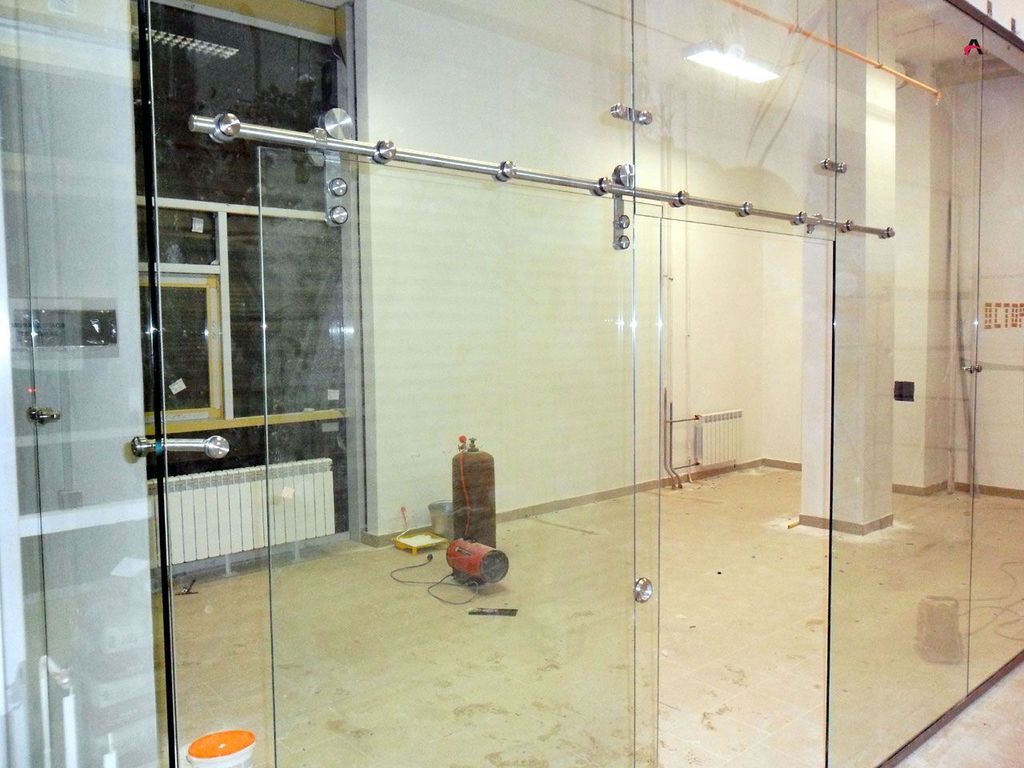 Сдвижные стеклянные двери от компании Альянс Фасад купить в городе ...