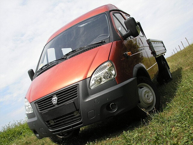 Какого цвета газель. Газель 3302 юниор. Газ 3302 тонированная. Какого цвета газель. Бампер комерс на газель бизнес.